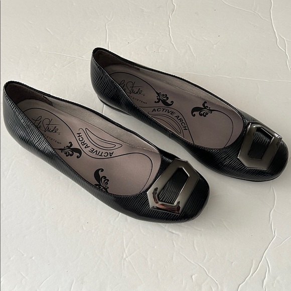 Life Stride Black Flats,Buckle, active arch, soft system, flex, support, sz 7.5M - Picture 12 of 15